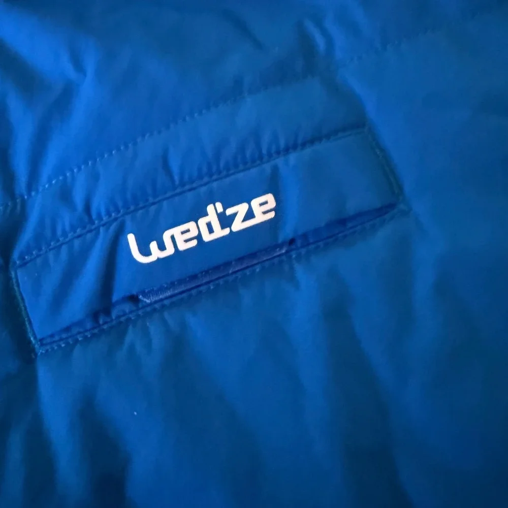 Wedze vibrant blue
